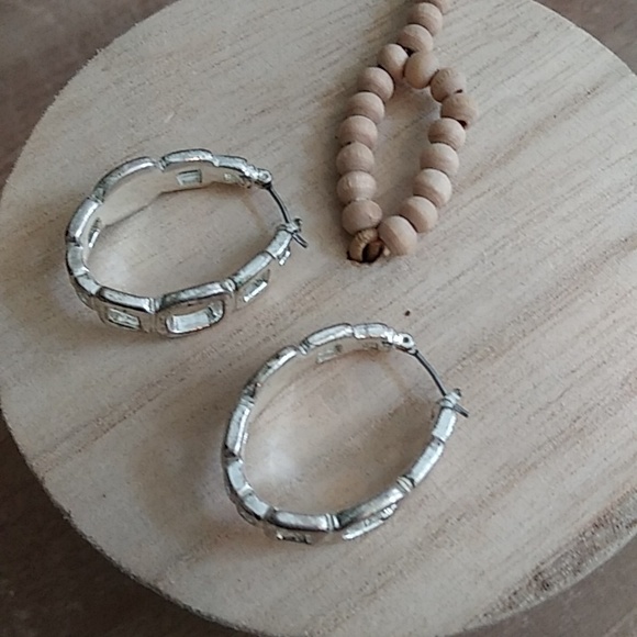 NWOT Silver Hoop Earrings With Black Enamel. - Picture 15 of 17